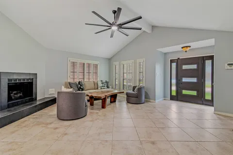 $350,000 | 2207 Briarwest Boulevard, Houston, TX 77077