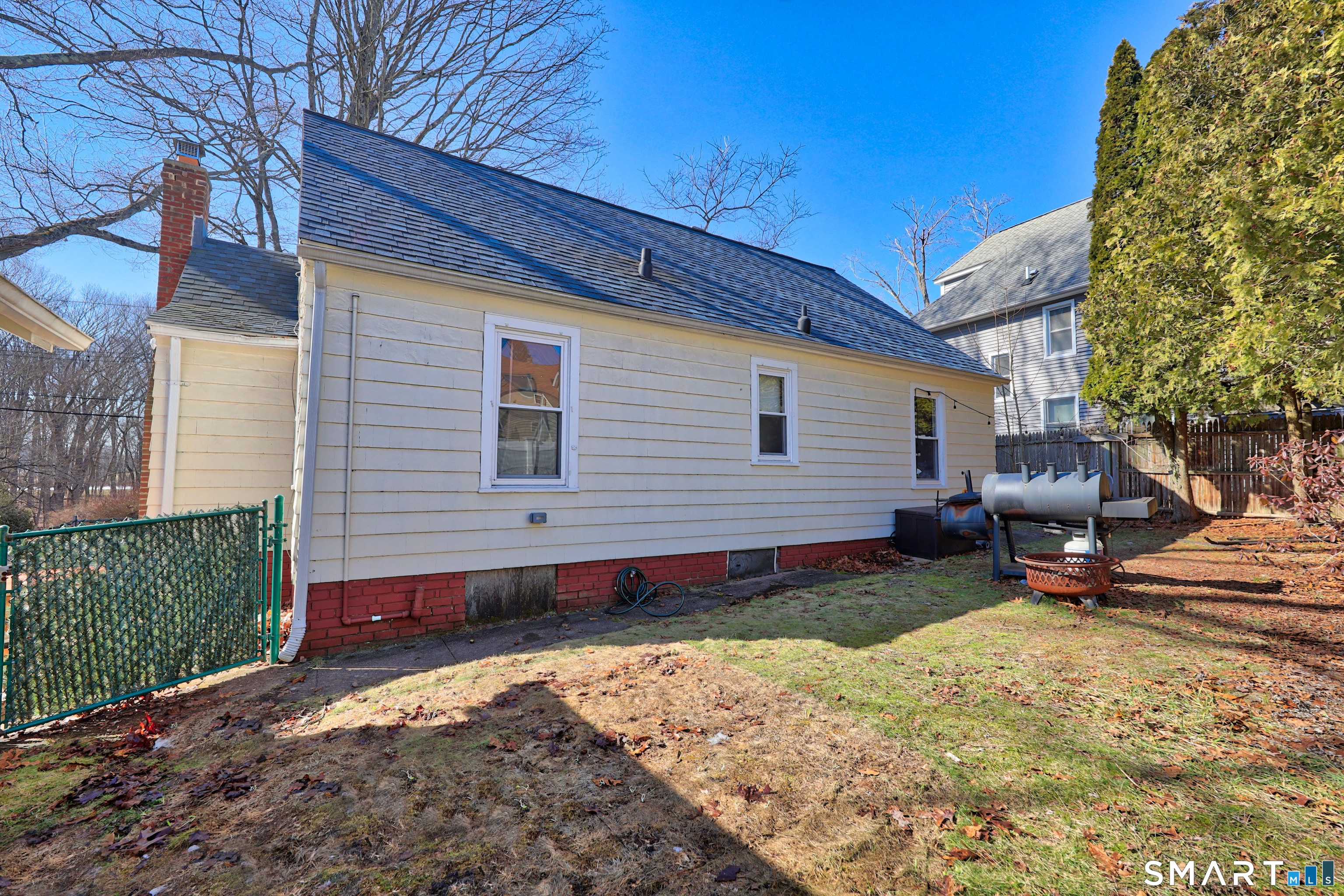 196 Waite Street Hamden, CT 06517 - Photo 11 of 15 a view of a back yard of the house