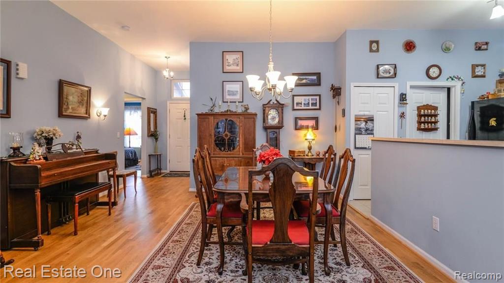 267 Wood Point Howell, MI 48843 - Photo 5 of 39