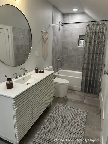 $3,500 | 75 Court Street, Unit 2C, Exeter, NH 03833