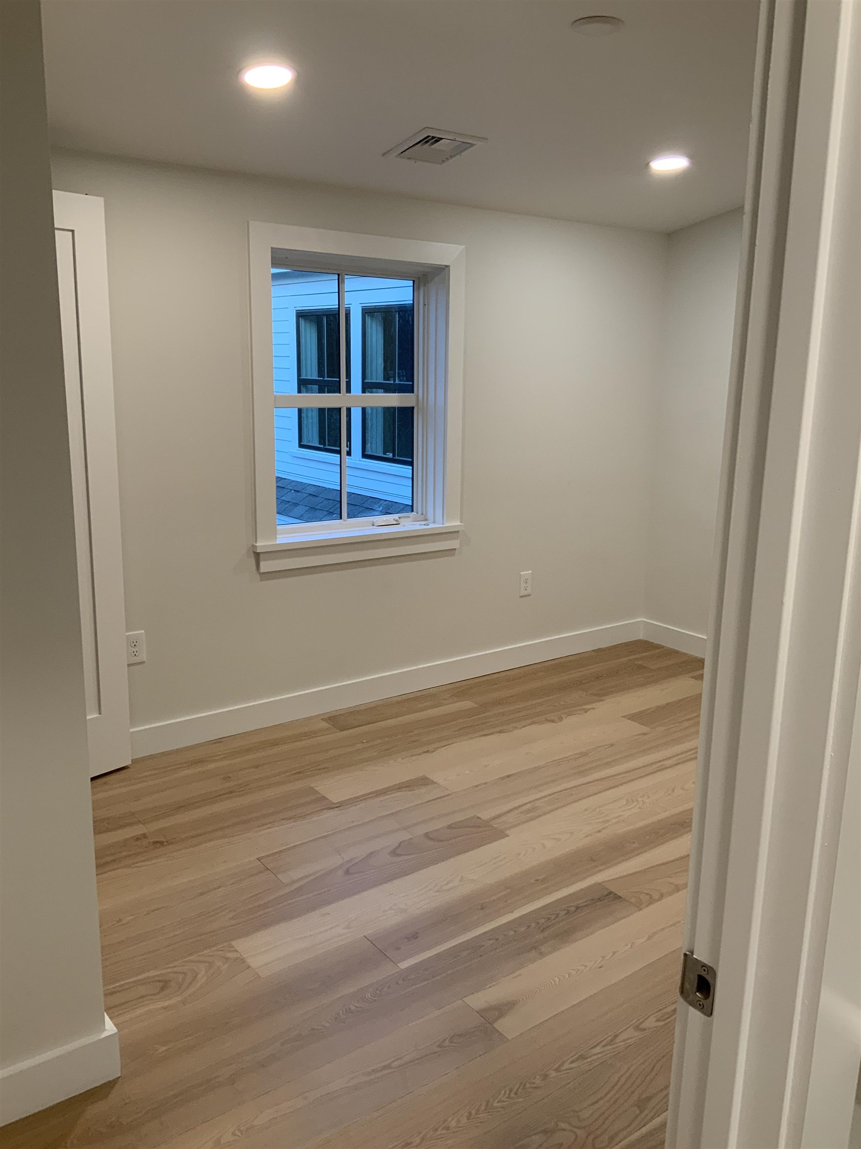 75 Court Street, Unit 2C Exeter, NH 03833 - Photo 19 of 22