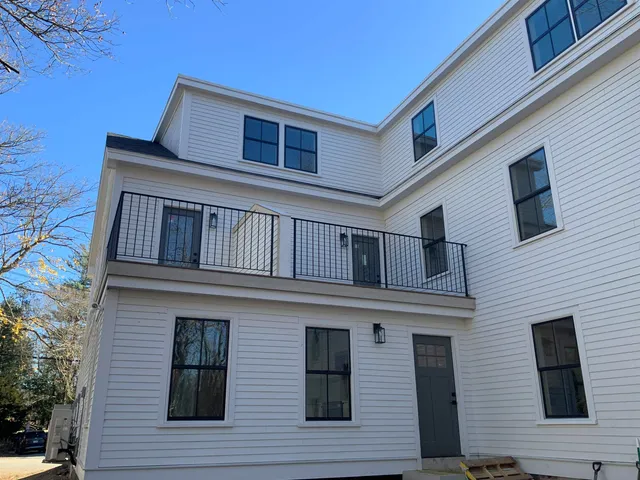 $3,500 | 75 Court Street, Unit 2C, Exeter, NH 03833