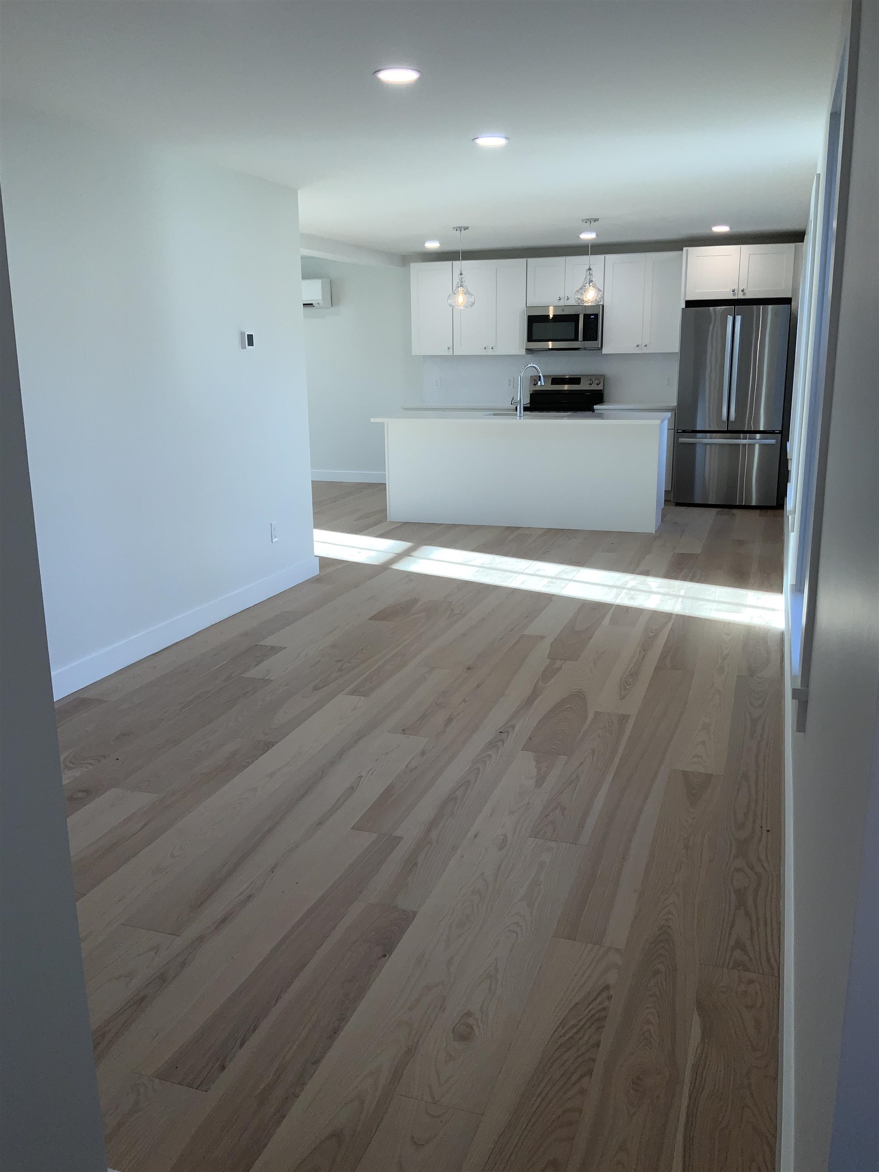 75 Court Street, Unit 2C Exeter, NH 03833 - Photo 3 of 22