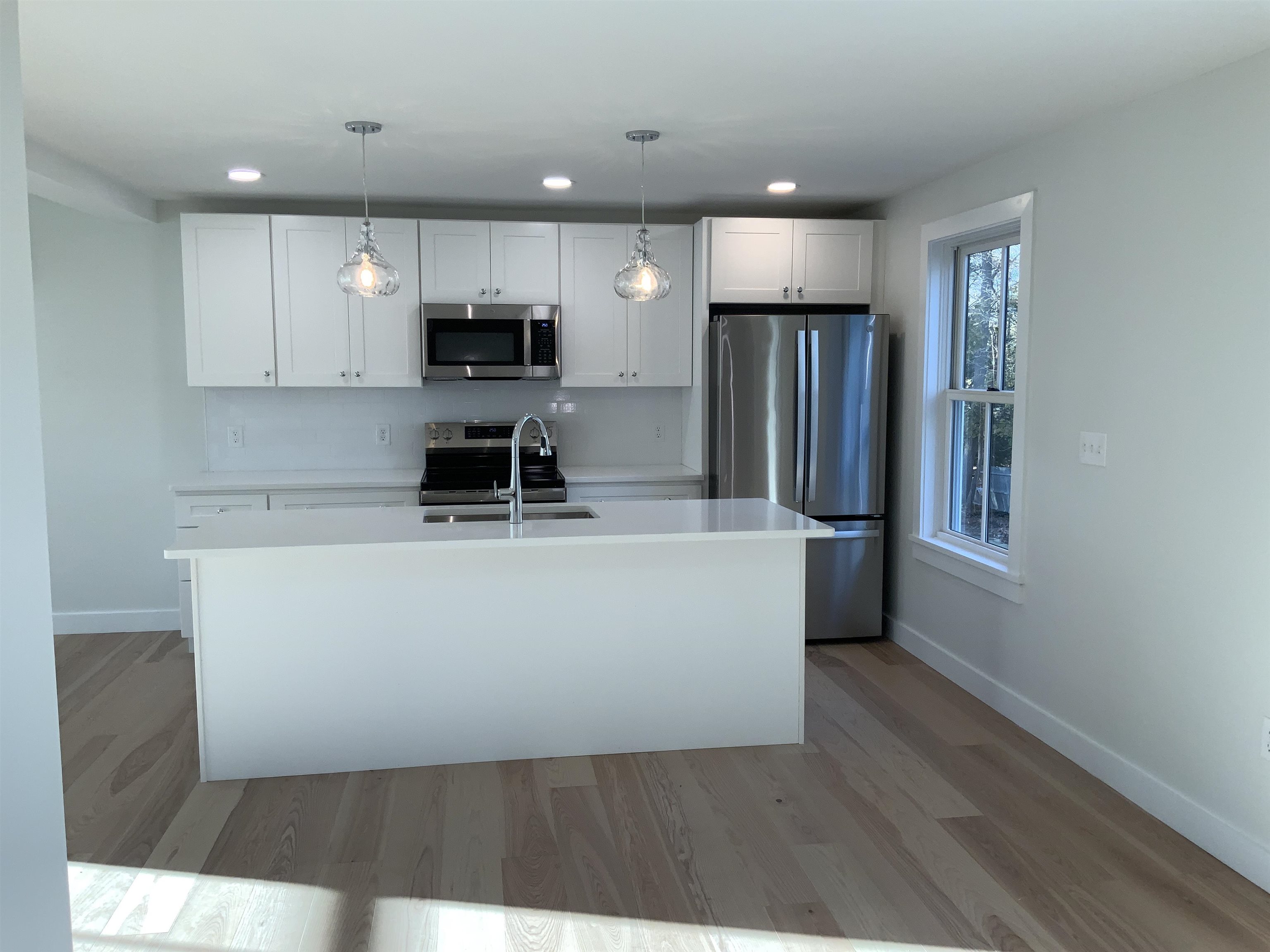 75 Court Street, Unit 2C Exeter, NH 03833 - Photo 4 of 22