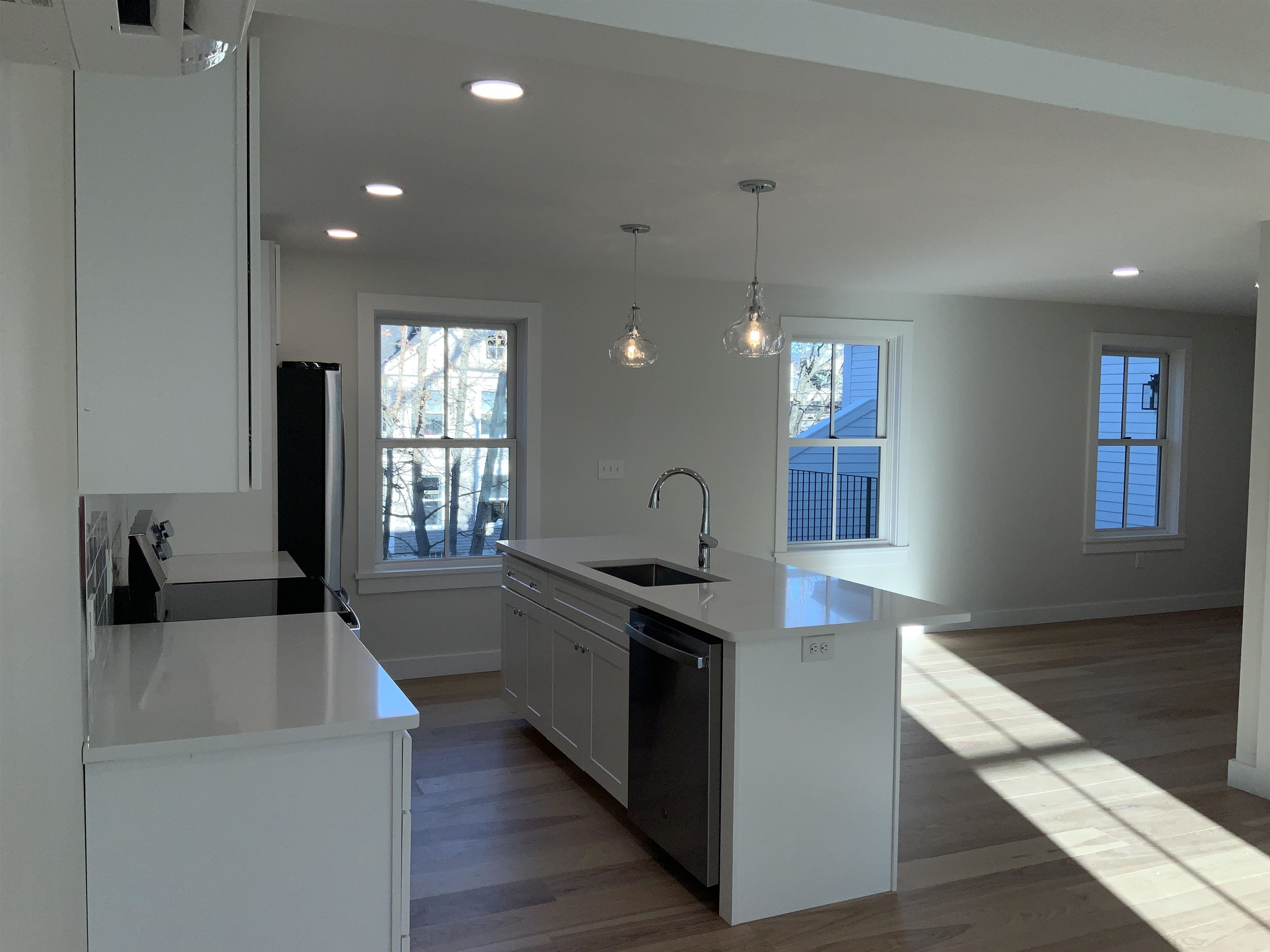 75 Court Street, Unit 2C Exeter, NH 03833 - Photo 5 of 22