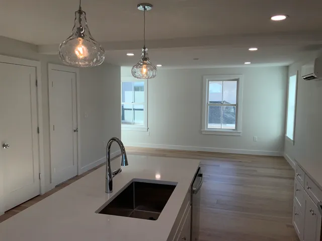 $3,500 | 75 Court Street, Unit 2C, Exeter, NH 03833