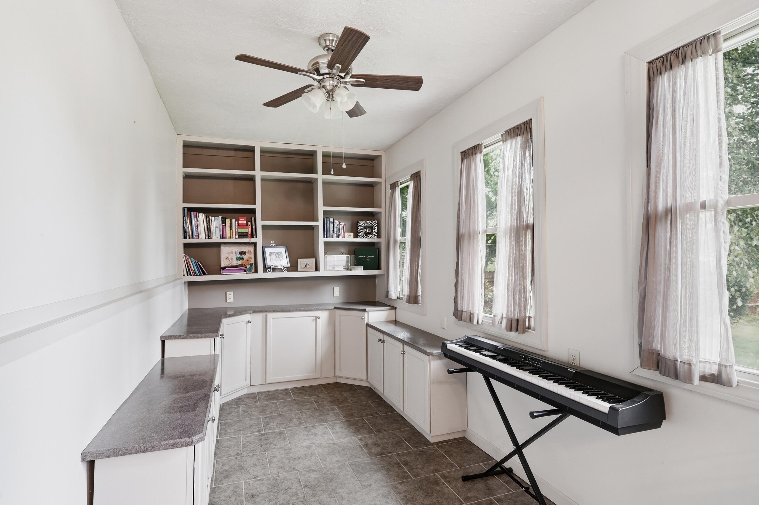 807 21st Street Southwest DeMotte, IN 46310 - Photo 11 of 28 2500x1664