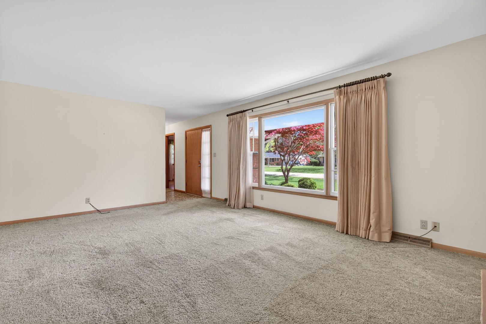 2275 Garden Road Aurora, IL 60506 - Photo 5 of 39 Gallery Image 5