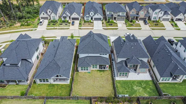 $3,900 | 9243 Trimble Lndg Drive, Tomball, TX 77375