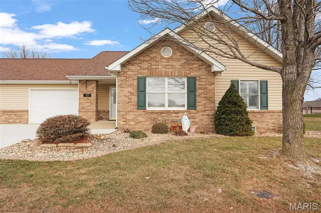 $255,204 | 45 Faith Drive, Highland, IL 62249