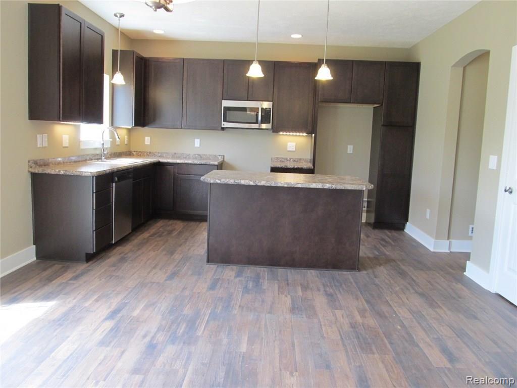 71198 Coon Creek Road Armada, MI 48005 - Photo 6 of 19 Kitchen