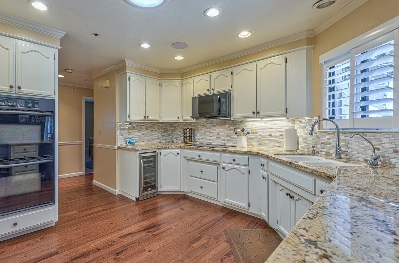 22105 Ranchito Drive Salinas, CA 93908 - Photo 9 of 38