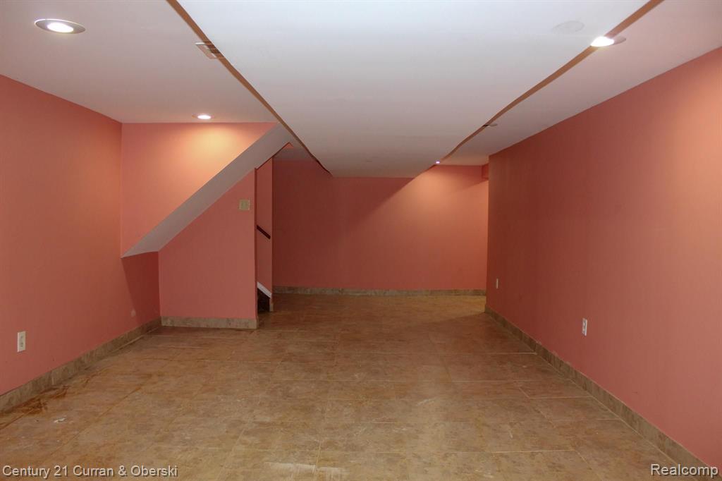 854 South Gulley Road Dearborn Heights, MI 48125 - Photo 16 of 25