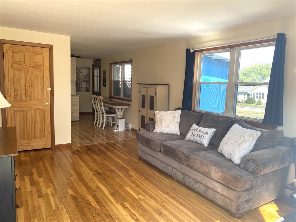 51 Bedford Avenue Worcester, MA 01604 - Photo 3 of 19 a living room with furniture and a window