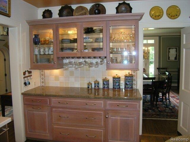 85 Touraine Road Grosse Pointe, MI 48236 - Photo 10 of 22 Pantry