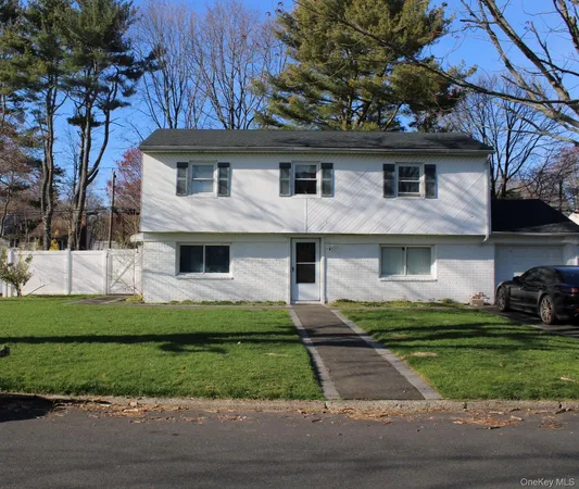 $850,000 | 19 South Lane, Huntington, NY 11743