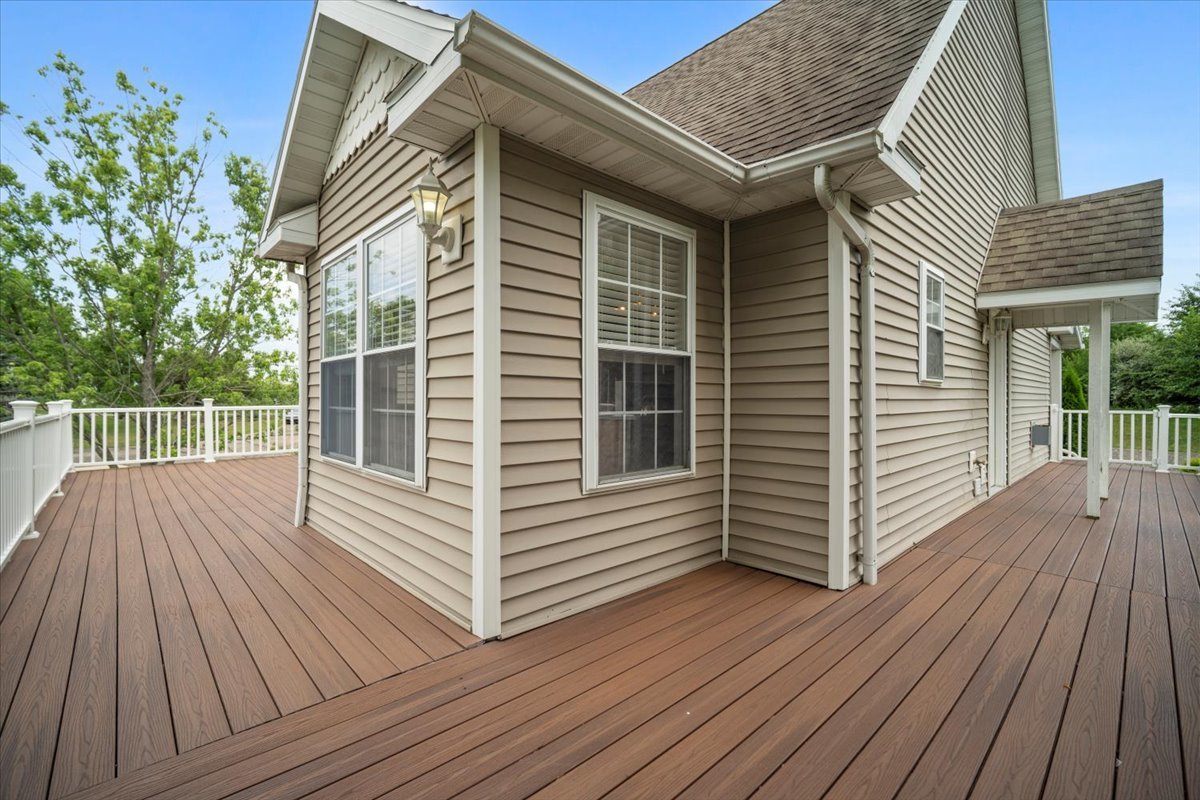 561 County Road 2000 East Secor, IL 61771 - Photo 22 of 31 a view of a wooden deck