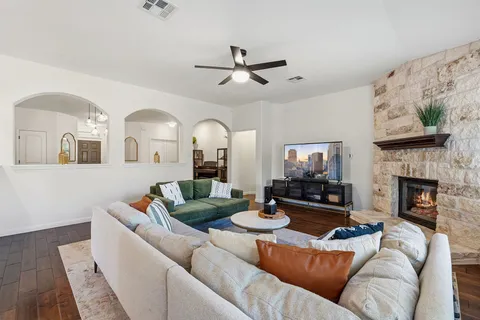 $449,999 | 120 Florenz Lane, Georgetown, TX 78628