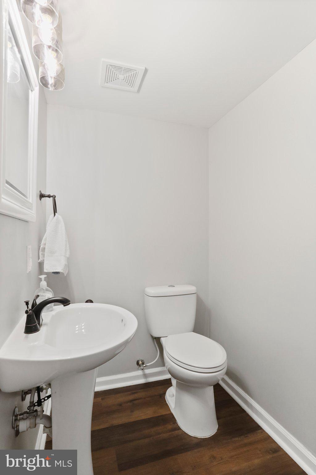 123 Eagles Ridge Smithsburg, MD 21783 - Photo 10 of 42 Half bath