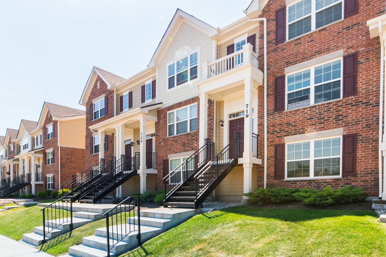 719 Hickory Street Mundelein, IL 60060 - Photo 3 of 36