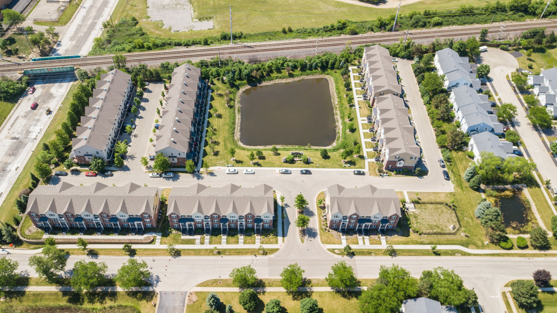 719 Hickory Street Mundelein, IL 60060 - Photo 32 of 36