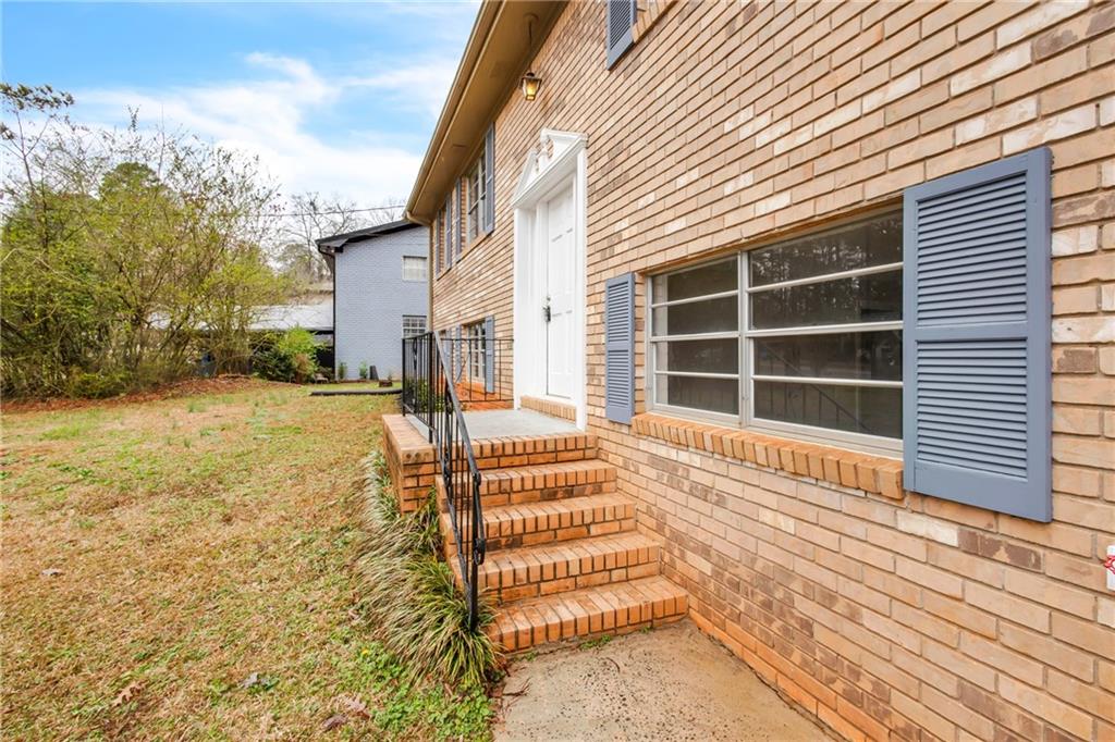 331 Smyrna Powder Springs Road Southeast Smyrna, GA 30082 - Photo 2 of 35