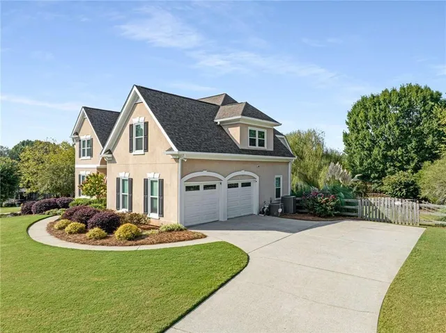 $875,000 | 802 Clubhouse Pointe, Woodstock, GA 30188