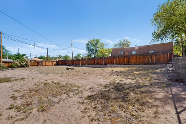 $200,000 | 2907 Burton Avenue Southeast, Albuquerque, NM 87106