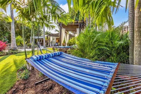 a view of an outdoor space