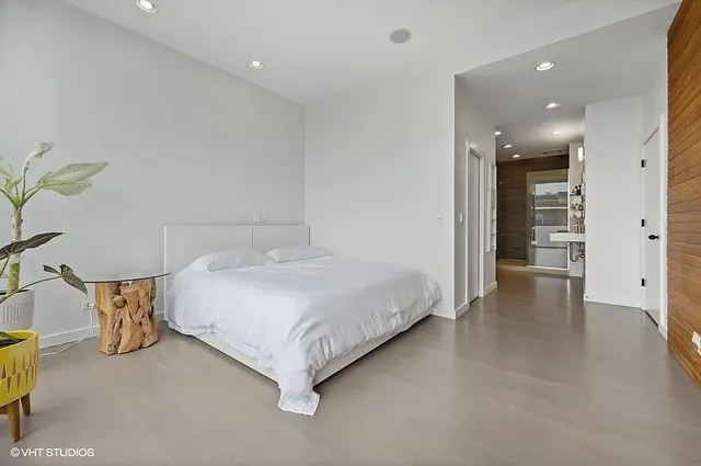 $700,000 | 2157 West Division Street, Unit 401, Chicago, IL 60622