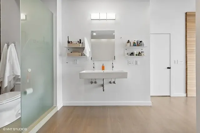 $700,000 | 2157 West Division Street, Unit 401, Chicago, IL 60622