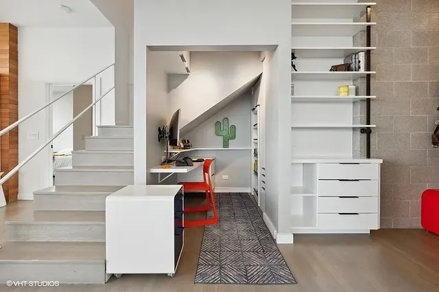 $700,000 | 2157 West Division Street, Unit 401, Chicago, IL 60622