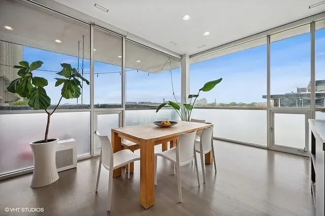 $700,000 | 2157 West Division Street, Unit 401, Chicago, IL 60622