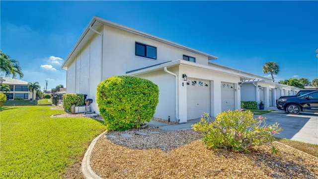 $284,900 | 1102 Southeast 39th Terrace, Unit 101, Cape Coral, FL 33904