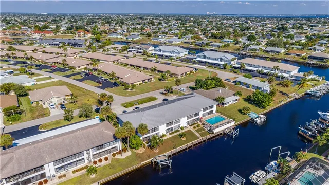 $284,900 | 1102 Southeast 39th Terrace, Unit 101, Cape Coral, FL 33904