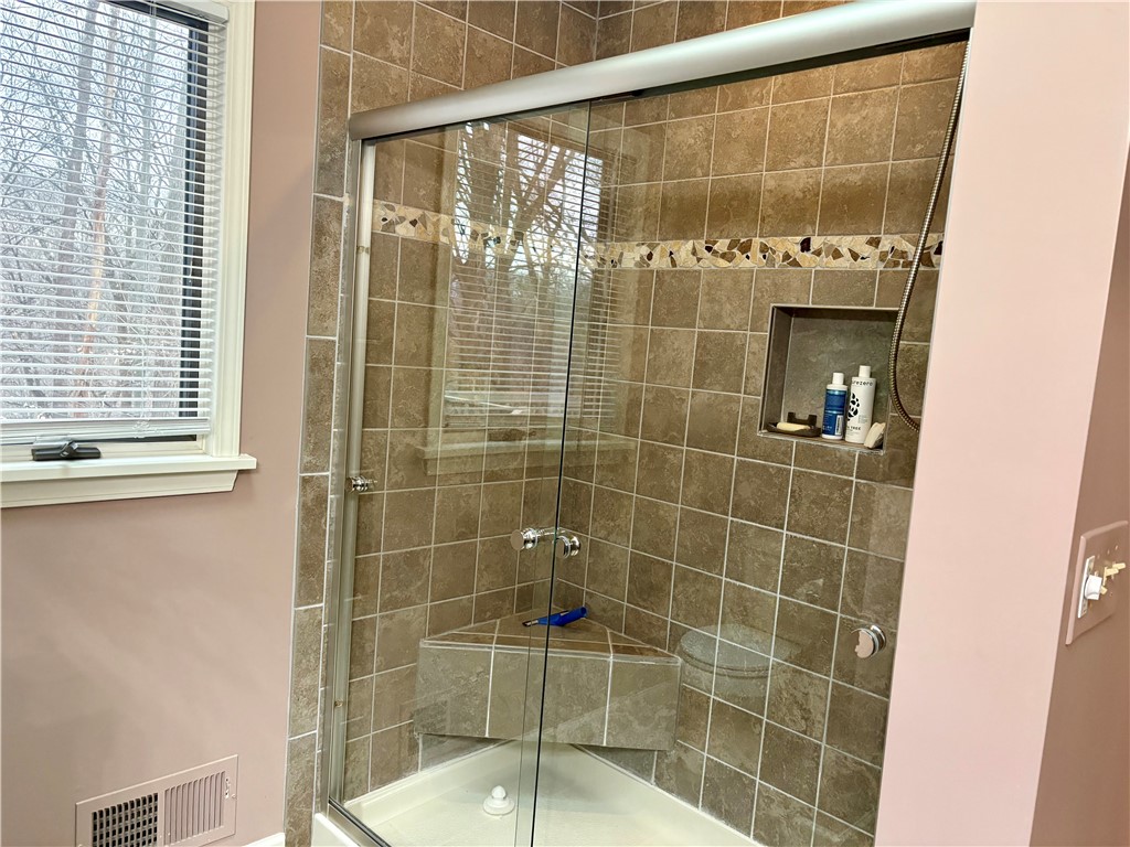 15 Shingle Mill Road Irondequoit, NY 14609 - Photo 20 of 47