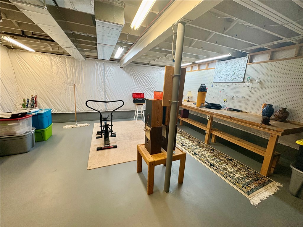 15 Shingle Mill Road Irondequoit, NY 14609 - Photo 32 of 47