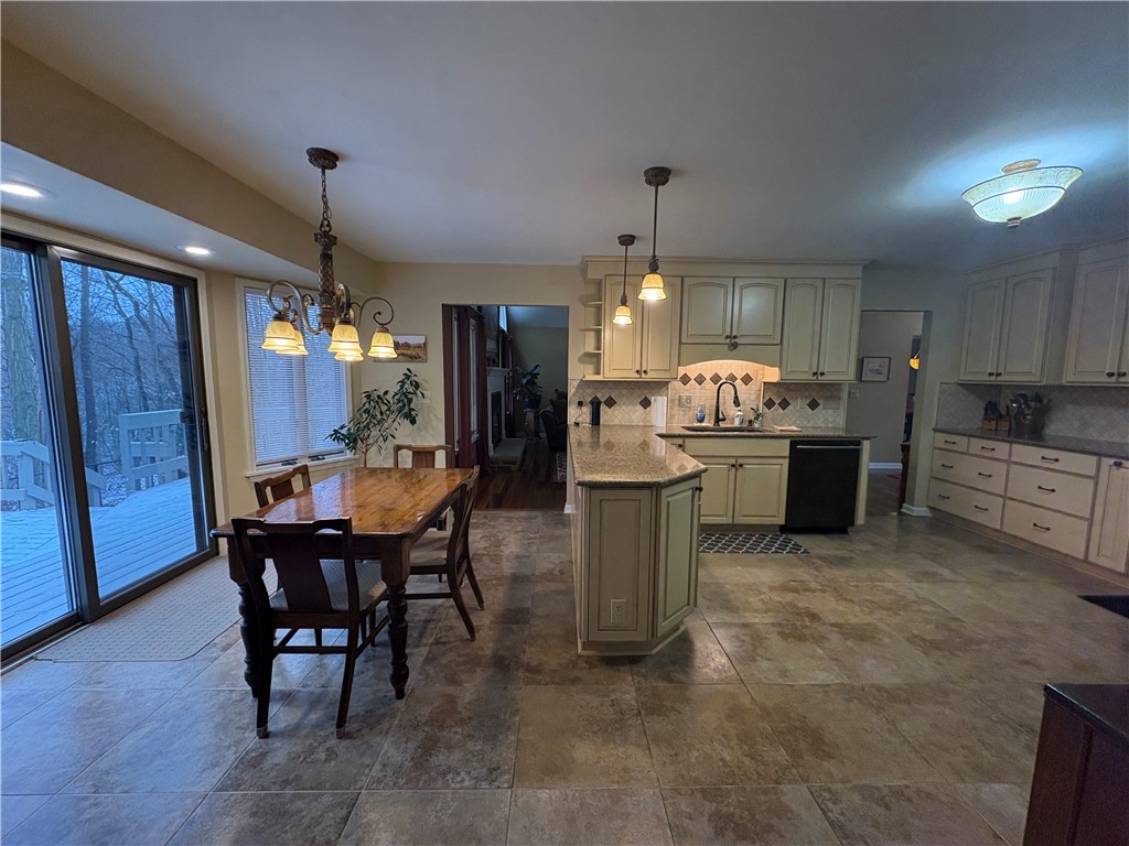 15 Shingle Mill Road Irondequoit, NY 14609 - Photo 5 of 47