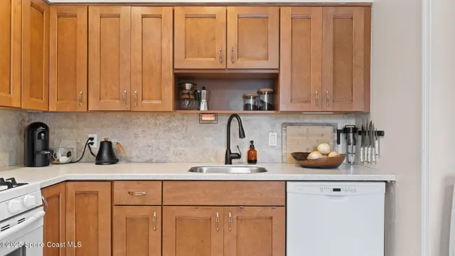 $189,900 | 913 South Colonial Court, Unit B, Indian Harbour Beach, FL 32937