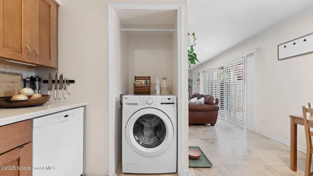 $189,900 | 913 South Colonial Court, Unit B, Indian Harbour Beach, FL 32937