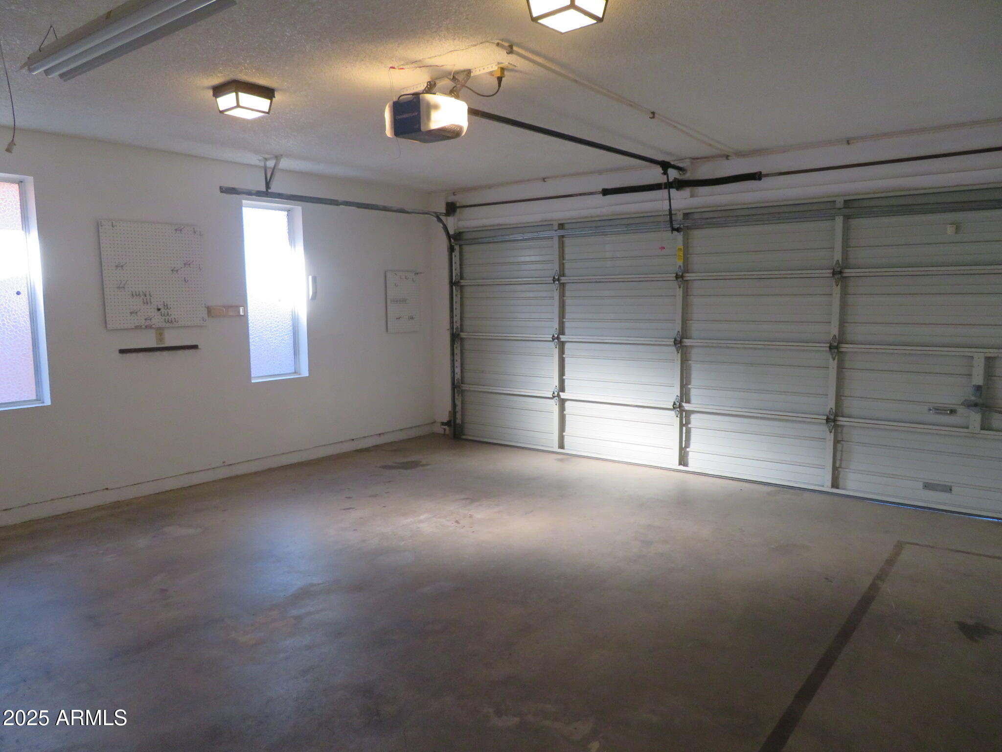 3720 Greenbrier Road Sierra Vista, AZ 85650 - Photo 23 of 30 a view of an empty room with a window