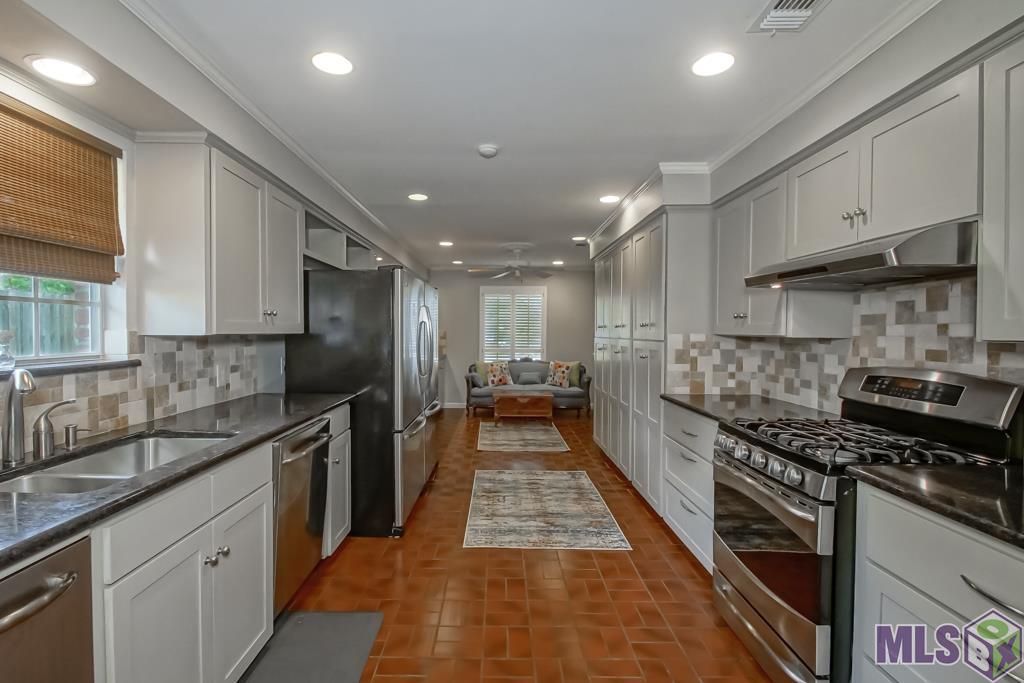 9302 Hilltrace Avenue Baton Rouge, LA 70809 - Photo 14 of 42