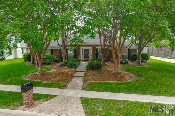 $624,900 | 9302 Hilltrace Avenue, Baton Rouge, LA 70809