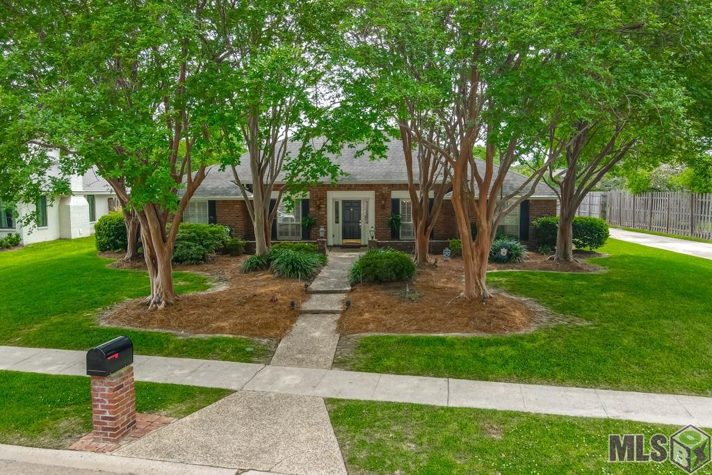 9302 Hilltrace Avenue Baton Rouge, LA 70809 - Photo 2 of 42