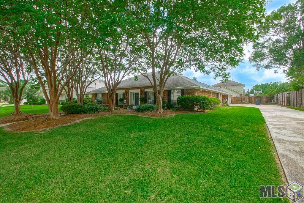 9302 Hilltrace Avenue Baton Rouge, LA 70809 - Photo 4 of 42