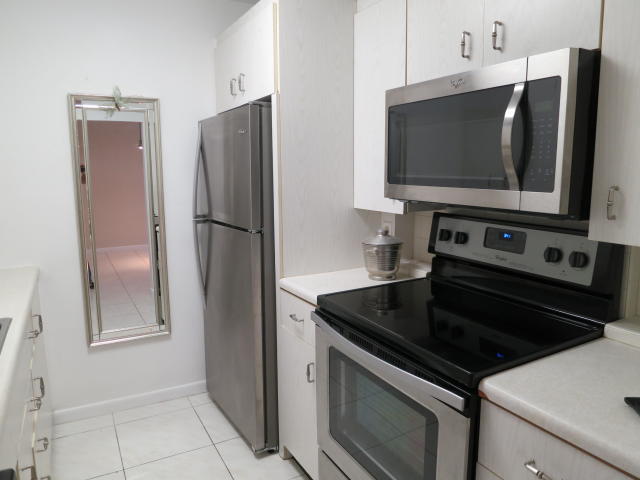 4009 Wolverton East Boca Raton, FL 33434 - Photo 3 of 13 KITCHEN