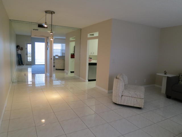 4009 Wolverton East Boca Raton, FL 33434 - Photo 4 of 13 INTERIOR