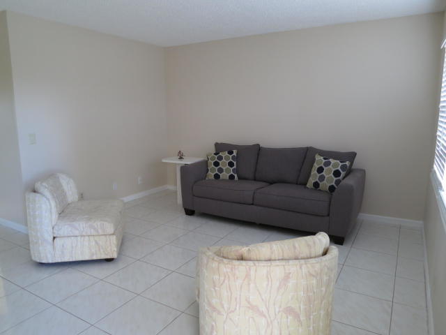 4009 Wolverton East Boca Raton, FL 33434 - Photo 6 of 13 LIVINGROOM