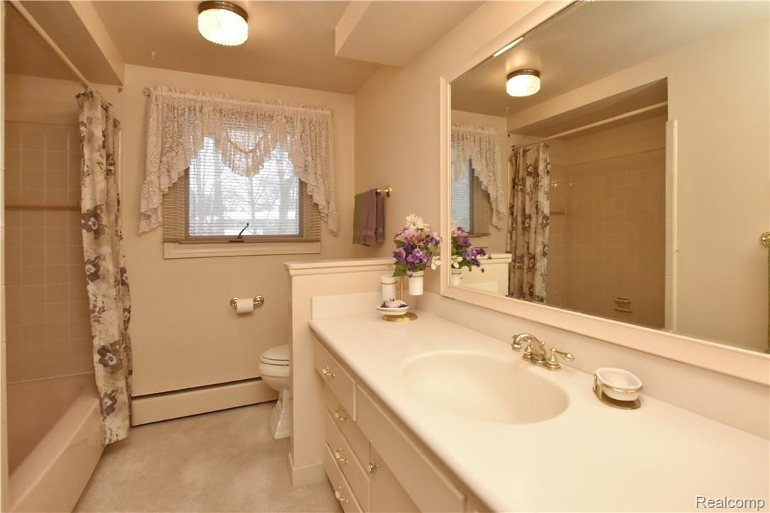 6877 Dublin Fair Road Troy, MI 48098 - Photo 23 of 33 DublinFair6877_70.JPG