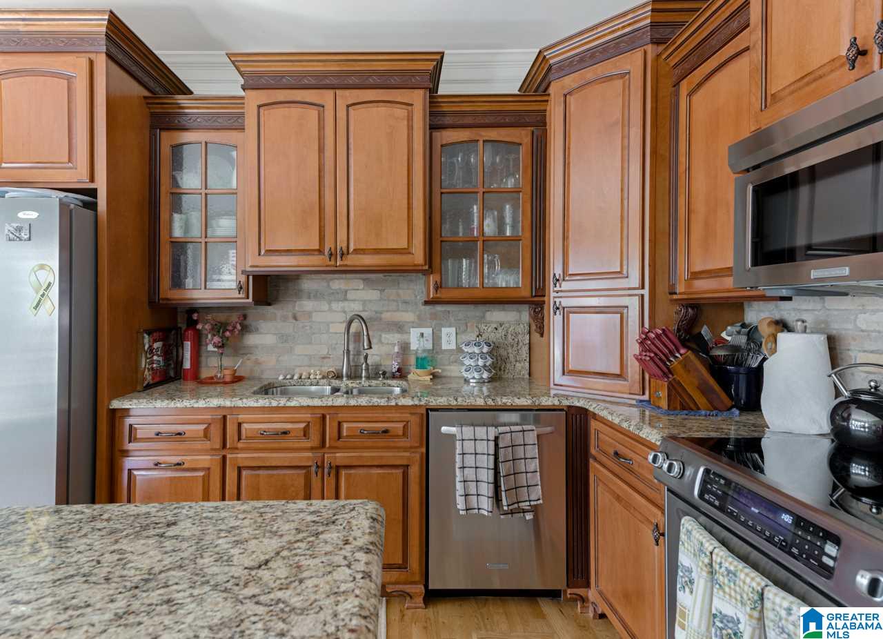 121 Tintern Abbey Alabaster, AL 35007 - Photo 8 of 39